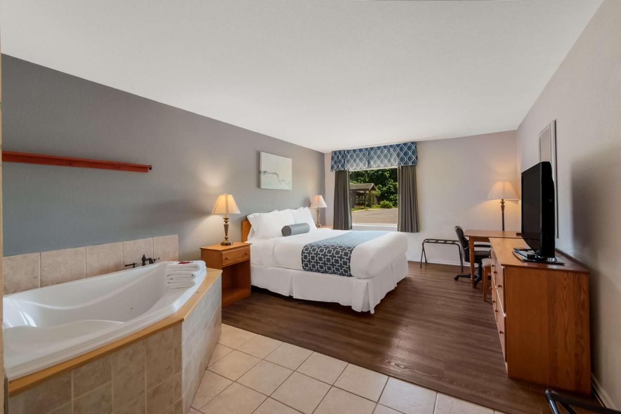 Surestay Plus Hotel By Best Western Berkeley Springs Eksteriør billede